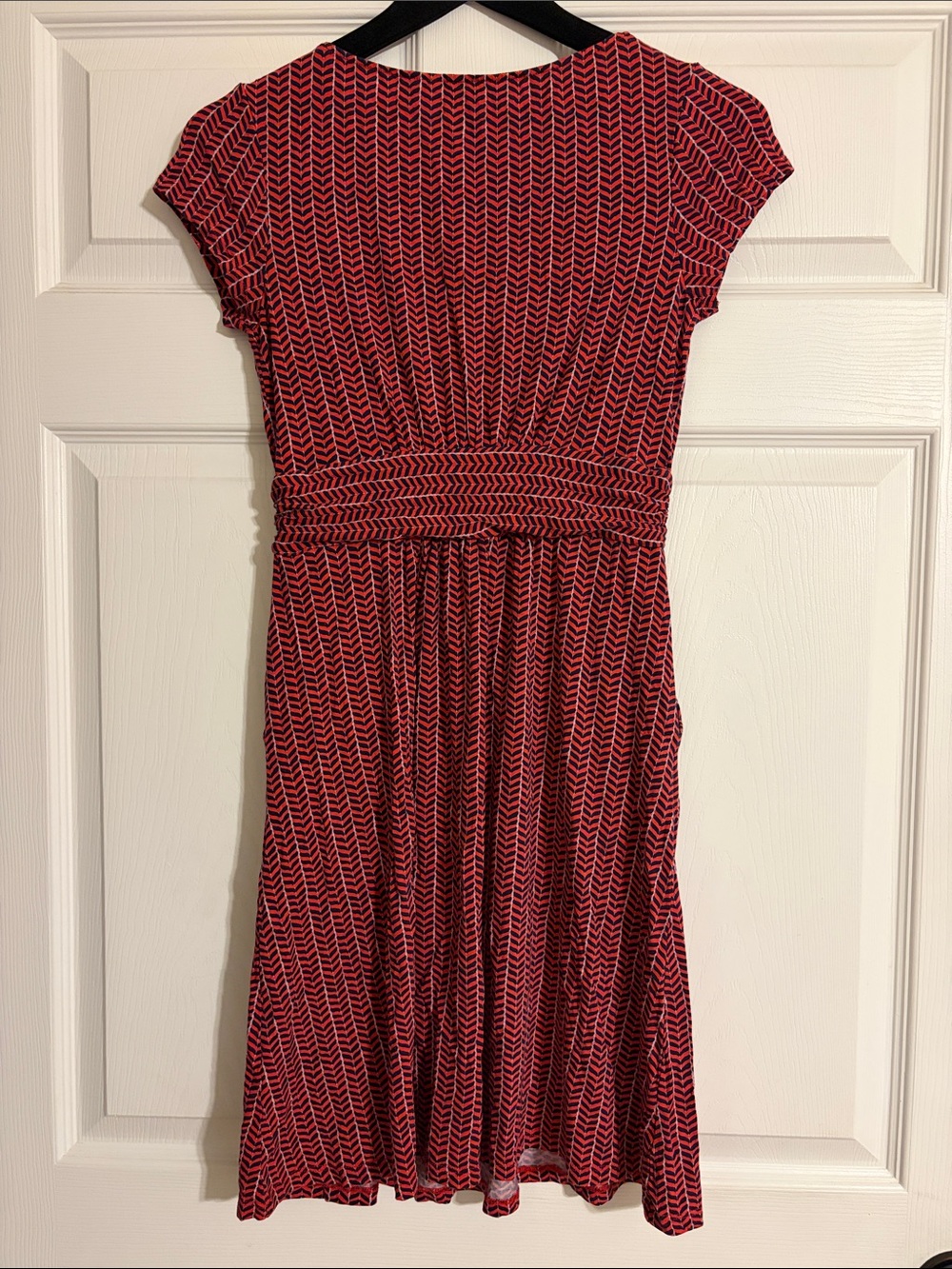 Boden Geometric Chevron Jersey Cap Sleeve Dress with Pockets Sz 2P - Picture 5 of 5